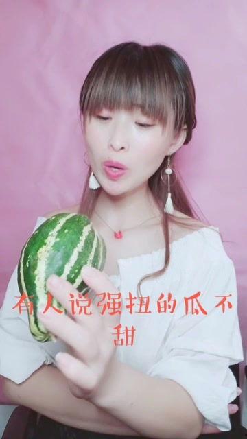 娱乐吃瓜酱配音怎么做,轻松掌握配音技巧，成为人气主播